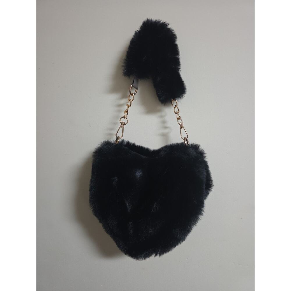 Furry Purse for Girls Heart Shaped Fluffy Faux Fur Handbag for Women Soft Small